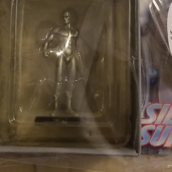 THE CLASSIC MARVEL FIGURINE COLLECTION SILVER SURF - Picture 2 of 7